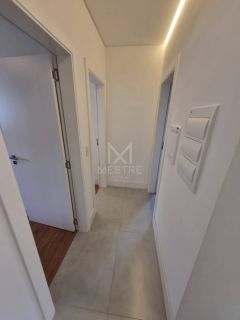 MORE EM UM APARTAMENTO QUADRA MAR