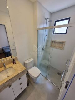 MORE EM UM APARTAMENTO QUADRA MAR