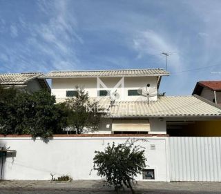 CASA COM 2 PAVIMENTOS NO BAIRRO JARDIM DOURADO
