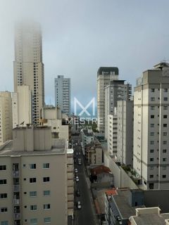 APARTAMENTO FINAMENTE MOBILIADO EM MEIA PRAIA