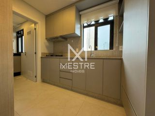 APARTAMENTO FINAMENTE MOBILIADO EM MEIA PRAIA