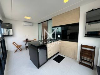 APARTAMENTO FINAMENTE MOBILIADO EM MEIA PRAIA