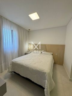 APARTAMENTO FINAMENTE MOBILIADO EM MEIA PRAIA