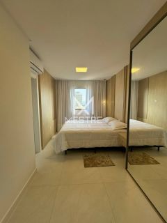 APARTAMENTO FINAMENTE MOBILIADO EM MEIA PRAIA