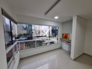 APARTAMENTO PARA VENDA NO CORAÇÃO DA MEIA PRAIA