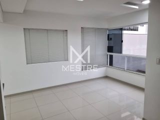 APARTAMENTO PARA VENDA NO CORAÇÃO DA MEIA PRAIA