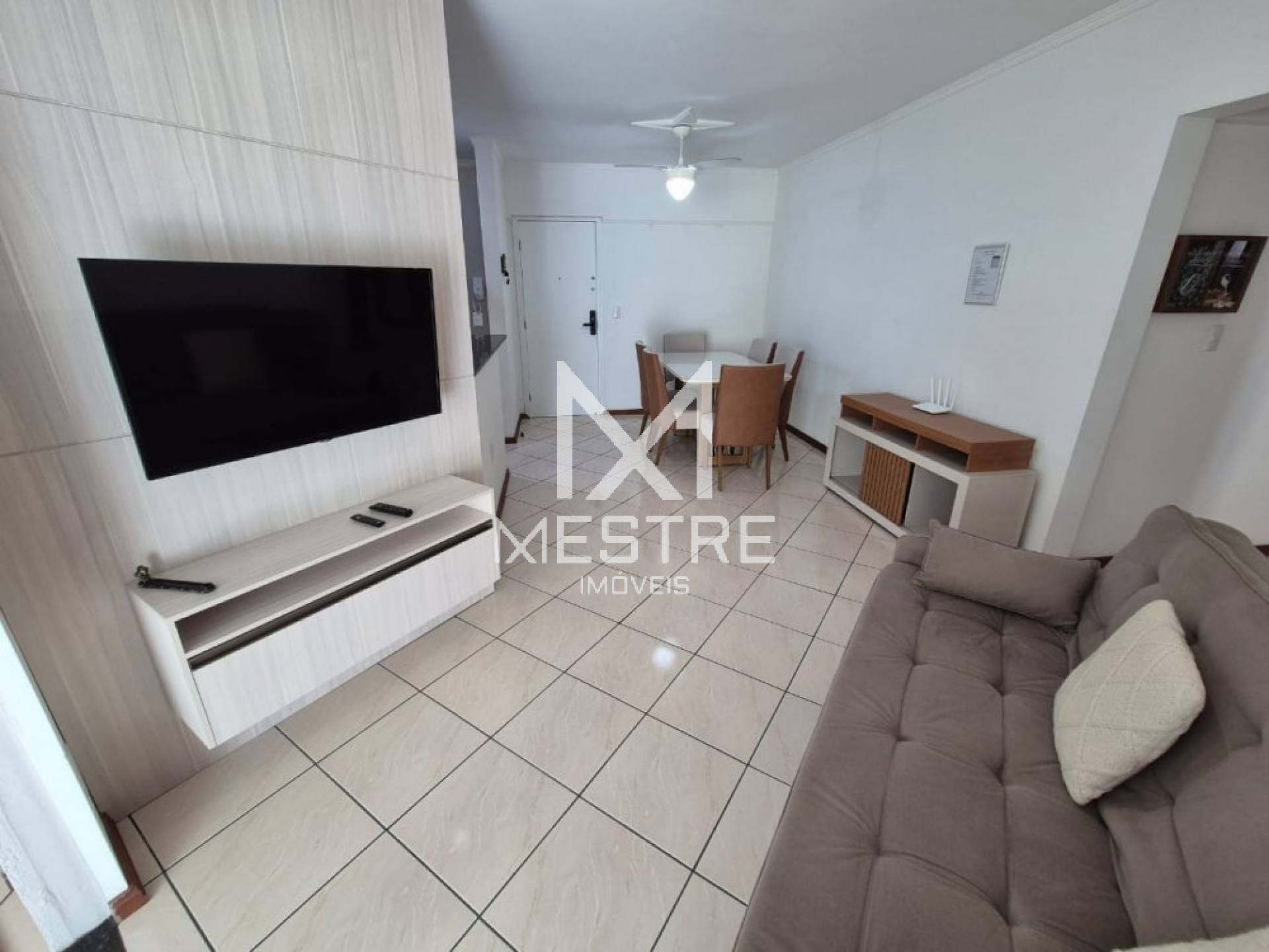 APARTAMENTO MOBILIADO QUADRA MAR EM MEIA PRAIA