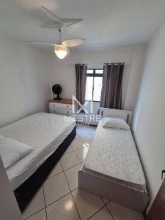 APARTAMENTO MOBILIADO QUADRA MAR EM MEIA PRAIA