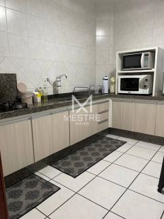 APARTAMENTO QUADRA MAR EM MEIA PRAIA