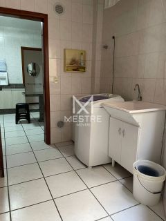 APARTAMENTO QUADRA MAR EM MEIA PRAIA