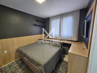 LINDO APARTAMENTO NO CORAÇÃO DA MEIA PRAIA
