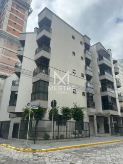 APARTAMENTO MOBILIADO À VENDA EM MEIA PRAIA