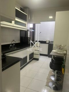 APARTAMENTO MOBILIADO À VENDA EM MEIA PRAIA