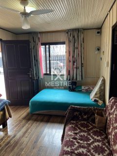 CASA À VENDA EM MEIA PRAIA