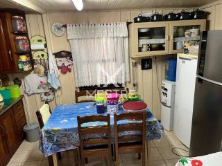 CASA À VENDA EM MEIA PRAIA