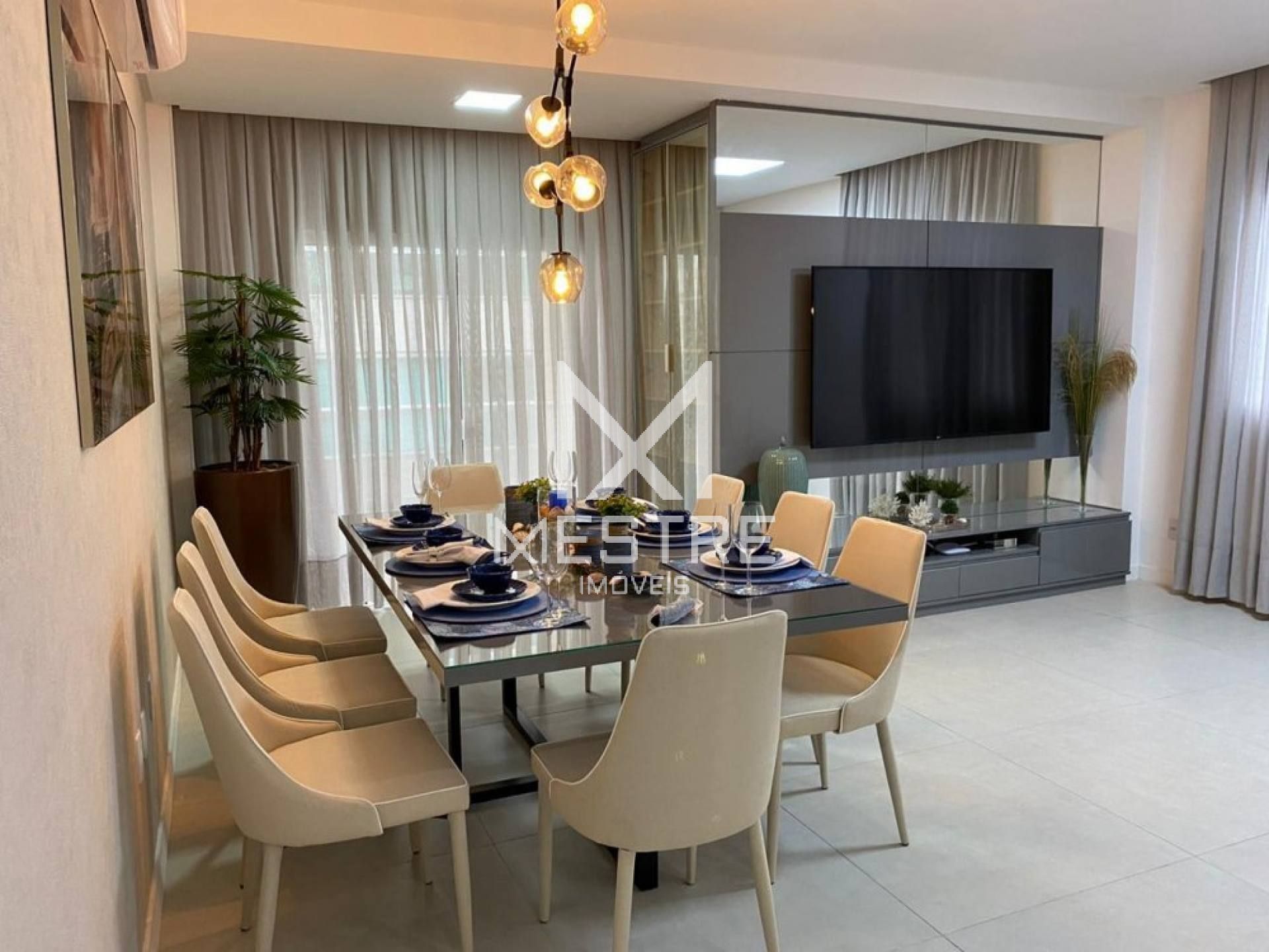 COBERTURA REFORMADA EM MEIA PRAIA