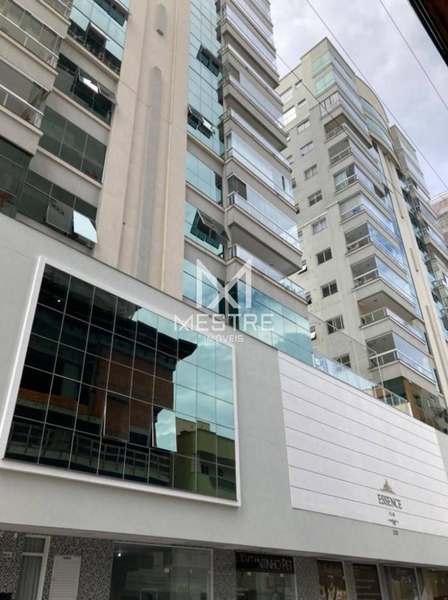 APARTAMENTO EM HOME CLUB NA MEIA PRAIA