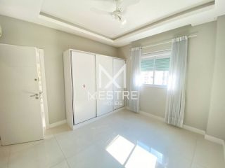 APARTAMENTO COM 04 SUÍTES NO CORAÇÃO DA MEIA PRAIA