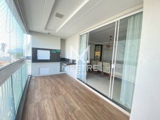 APARTAMENTO COM 04 SUÍTES NO CORAÇÃO DA MEIA PRAIA