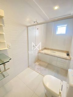 APARTAMENTO COM 04 SUÍTES NO CORAÇÃO DA MEIA PRAIA