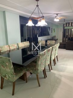 APARTAMENTO COM 04 SUÍTES NO CORAÇÃO DA MEIA PRAIA