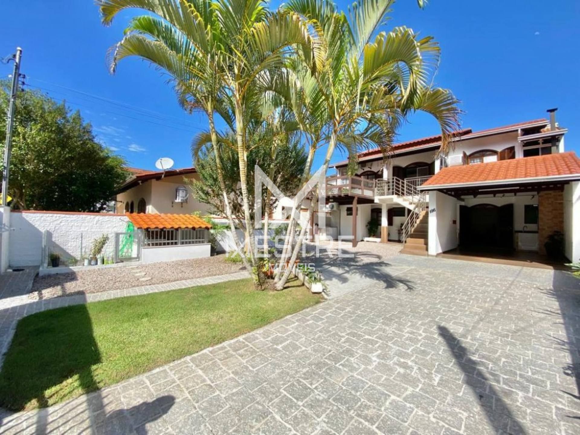 CASA CENTRO DE PORTO BELO MOBILIADA