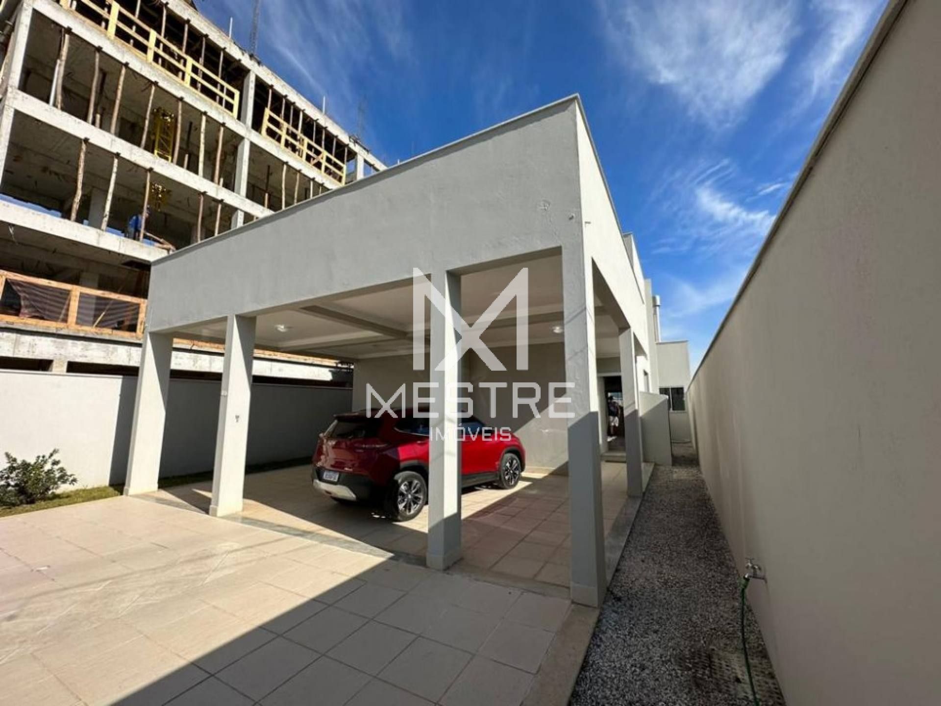 CASA COM PISCINA PARA VENDA EM PORTO BELO - SC