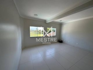 CASA COM PISCINA PARA VENDA EM PORTO BELO - SC