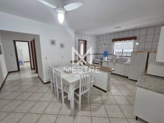 APARTAMENTO COM ÓTIMA LOCALIZAÇÃO EM ITAPEMA - SC