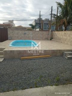 CASA COM PISCINA PARA VENDA EM PORTO BELO - SC