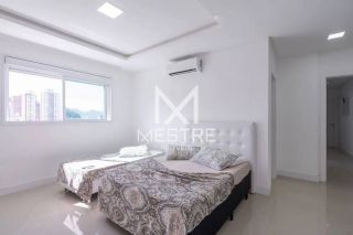 APARTAMENTO MOBILIADO EM MEIA PRAIA