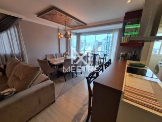 APARTAMENTO FINAMENTE MOBILIADO EM MEIA PRAIA