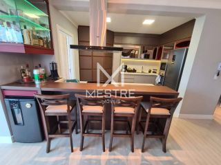 APARTAMENTO FINAMENTE MOBILIADO EM MEIA PRAIA