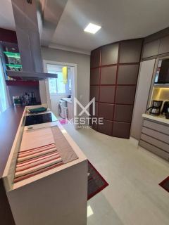 APARTAMENTO FINAMENTE MOBILIADO EM MEIA PRAIA