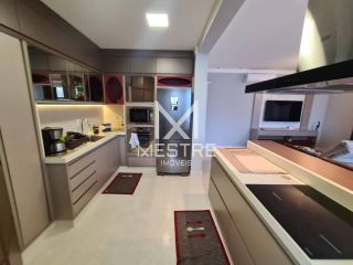 APARTAMENTO FINAMENTE MOBILIADO EM MEIA PRAIA