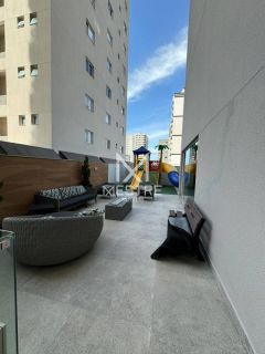 APARTAMENTO FINAMENTE MOBILIADO NA QUADRA MAR