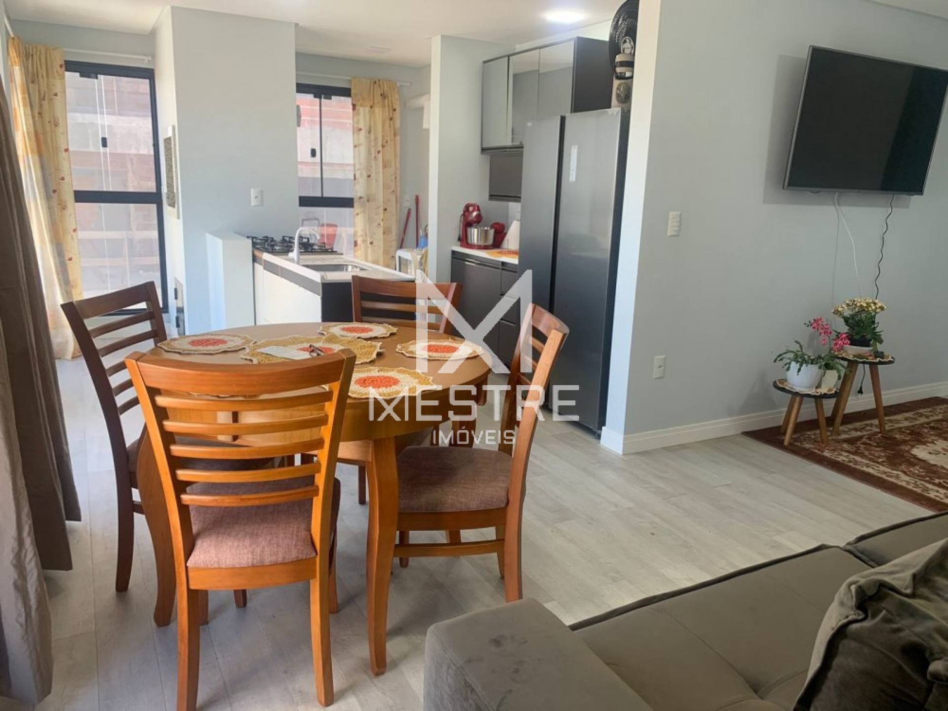 APARTAMENTO 03 DORMITÓRIOS MEIA PRAIA