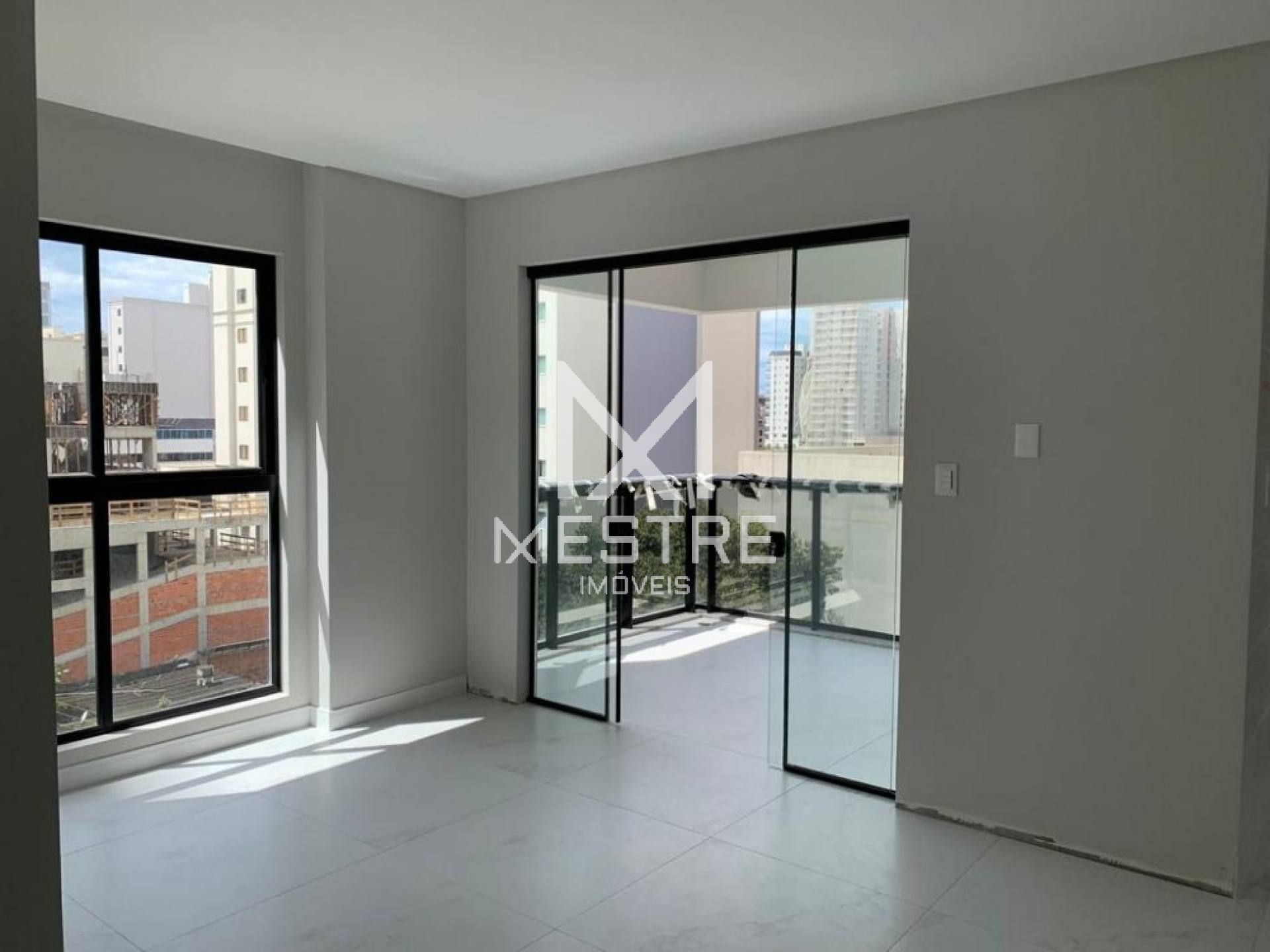 APARTAMENTO 03 SUÍTES MEIA PRAIA QUADRA MAR PROXÍMO AO PIER DE ITAPEMA...