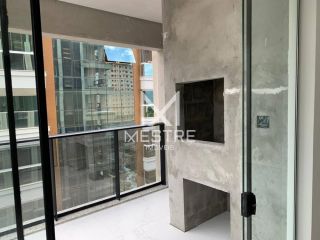 APARTAMENTO 03 SUÍTES MEIA PRAIA QUADRA MAR
