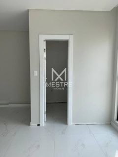 APARTAMENTO 03 SUÍTES MEIA PRAIA QUADRA MAR