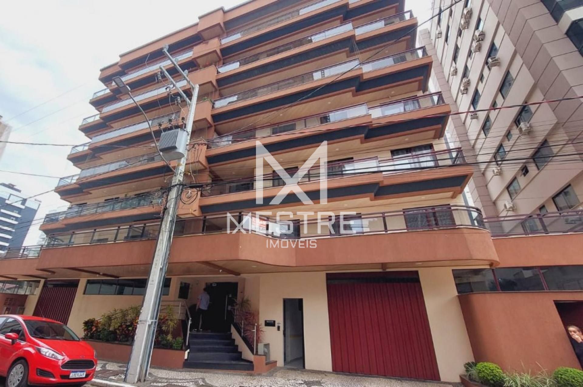 APARTAMENTO MOBILIADO COM TERRAÇO MEIA PRAIA