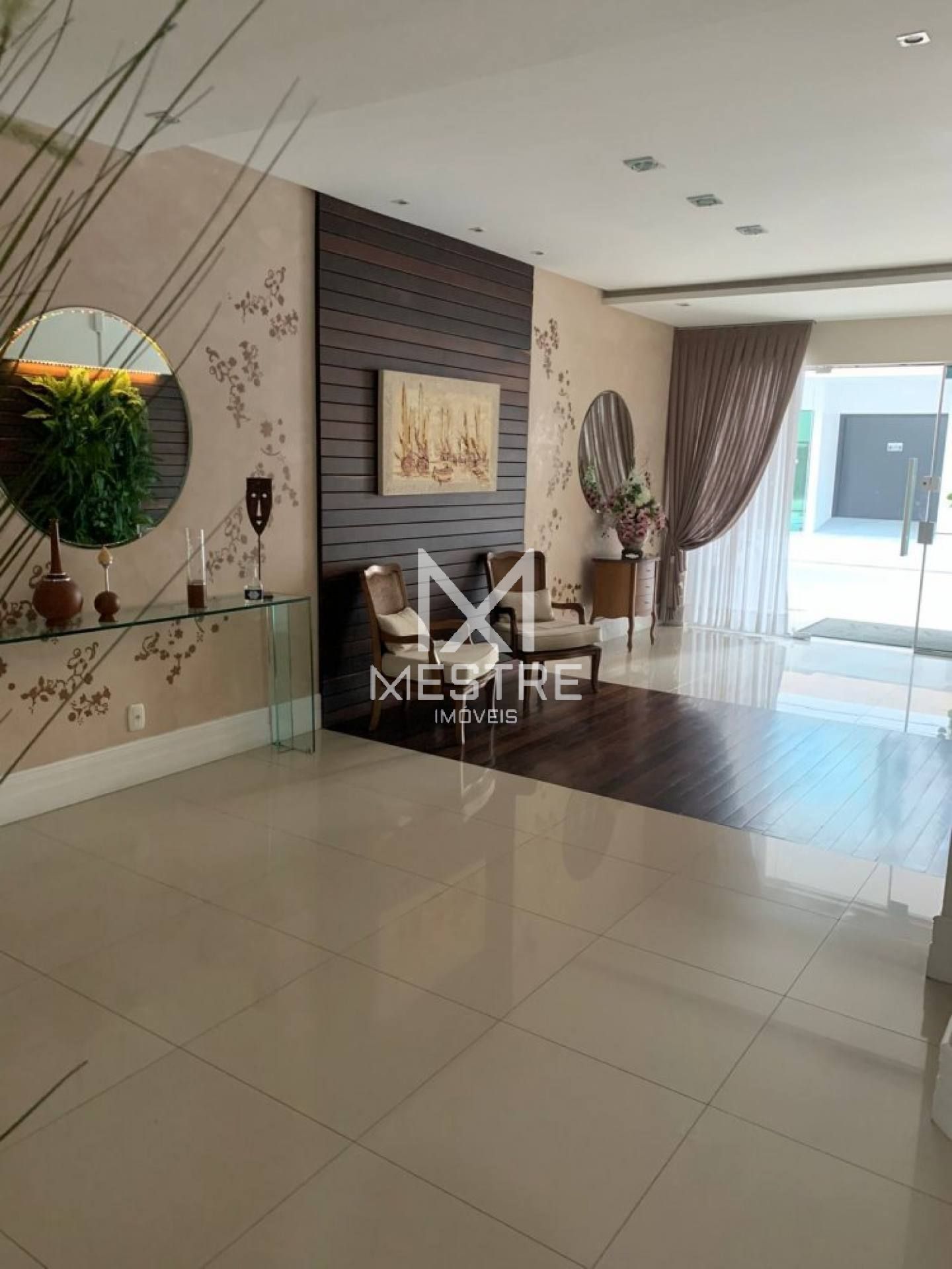 APARTAMENTO PARA VENDA PRÓXIMO AO MAR NA MEIA PRAIA