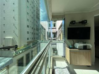 APARTAMENTO MOBILIADO NO CORAÇÃO DE MEIA PRAIA