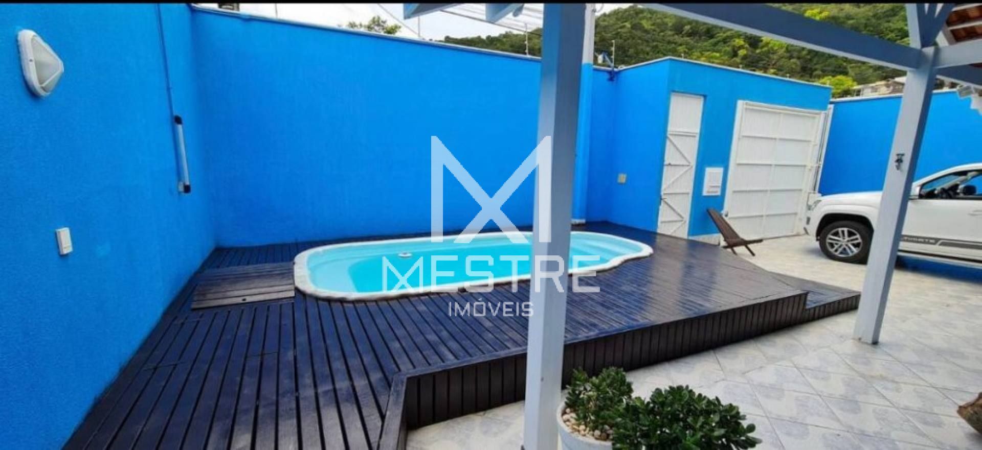 CASA NO CENTRO DE PORTO BELO 290 M DO MAR