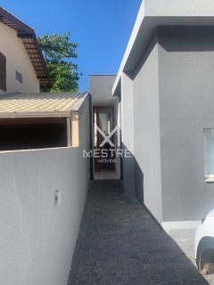 CASA FRENTE MAR EM BALN. PEREQUÊ COM PISCINA AQUECIDA