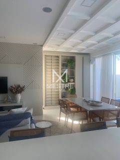 CASA FRENTE MAR EM BALN. PEREQUÊ COM PISCINA AQUECIDA