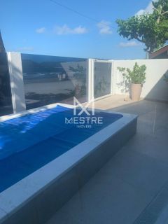 CASA FRENTE MAR EM BALN. PEREQUÊ COM PISCINA AQUECIDA