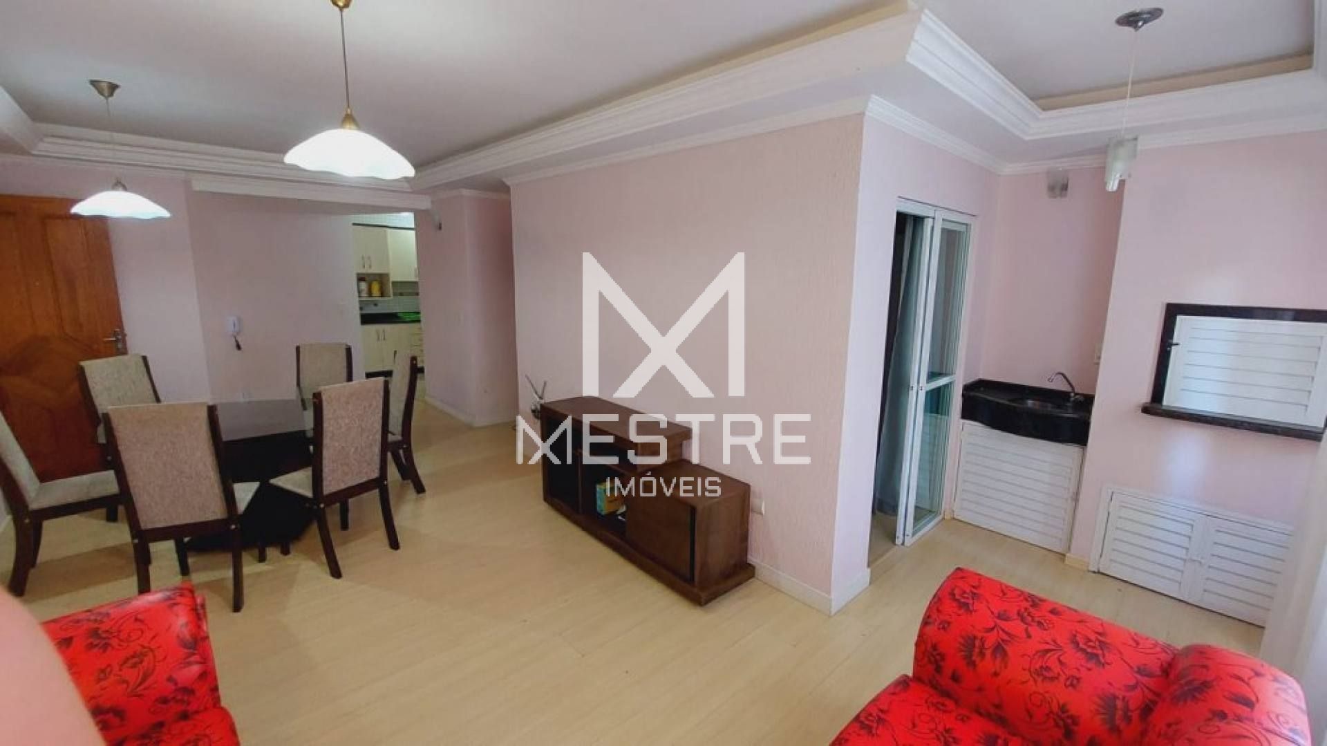 APARTAMENTO SEMI-MOBILIADO EM ÓTIMA LOCALIZAÇÃO