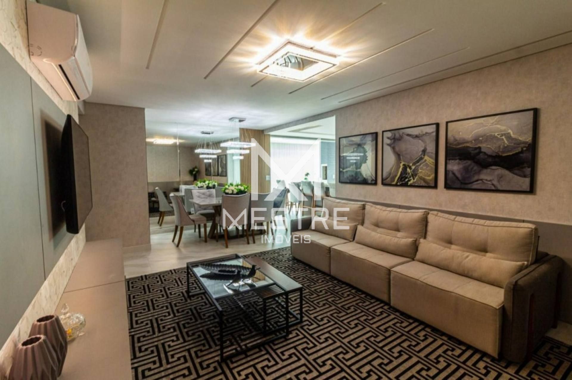 APARTAMENTO FINAMENTE MOBILIADO EM MEIA PRAIA