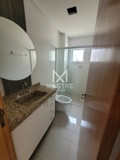 APARTAMENTO COM ÓTIMA LOCALIZAÇÃO EM MEIA PRAIA